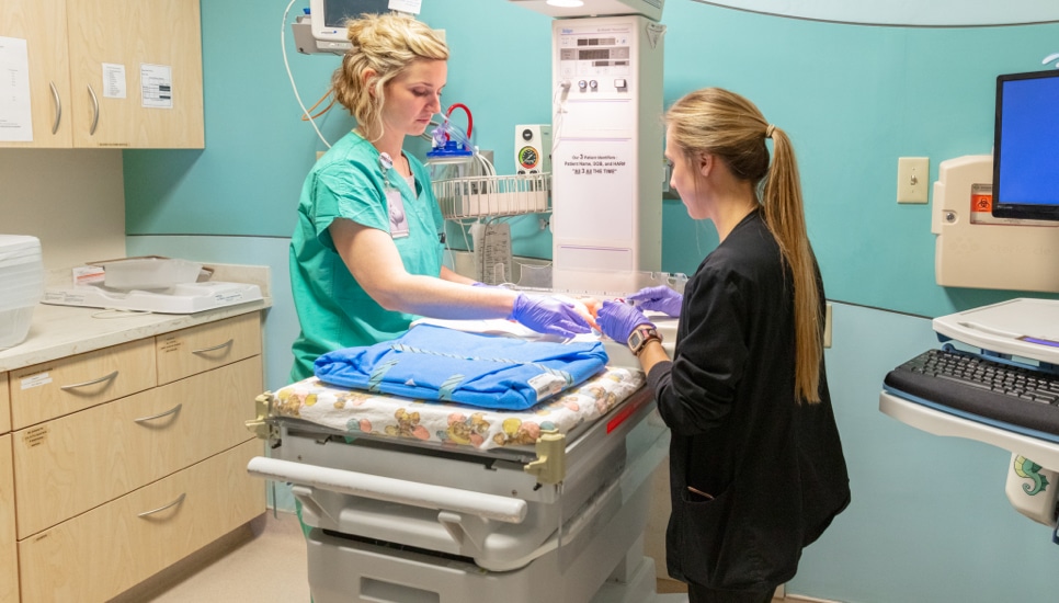 vidant_newbornCPR_3456