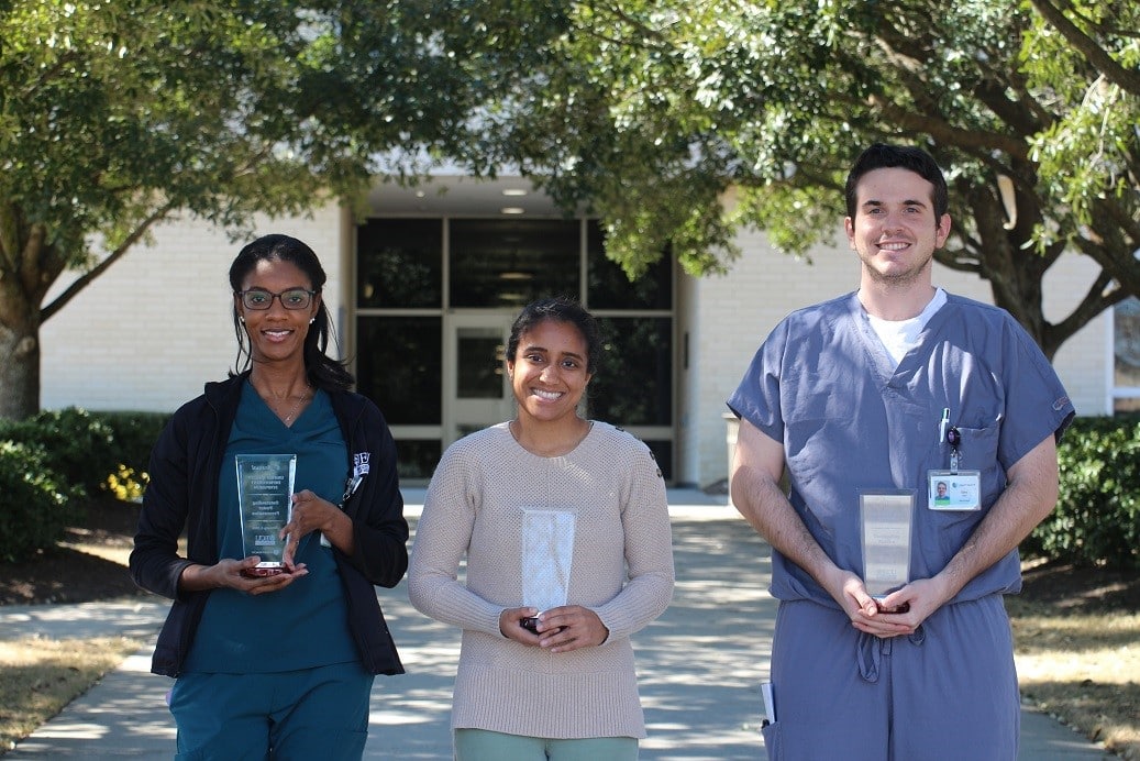 Student winners of the 2022 Quality Improvement Symposium Award pose for a photo.