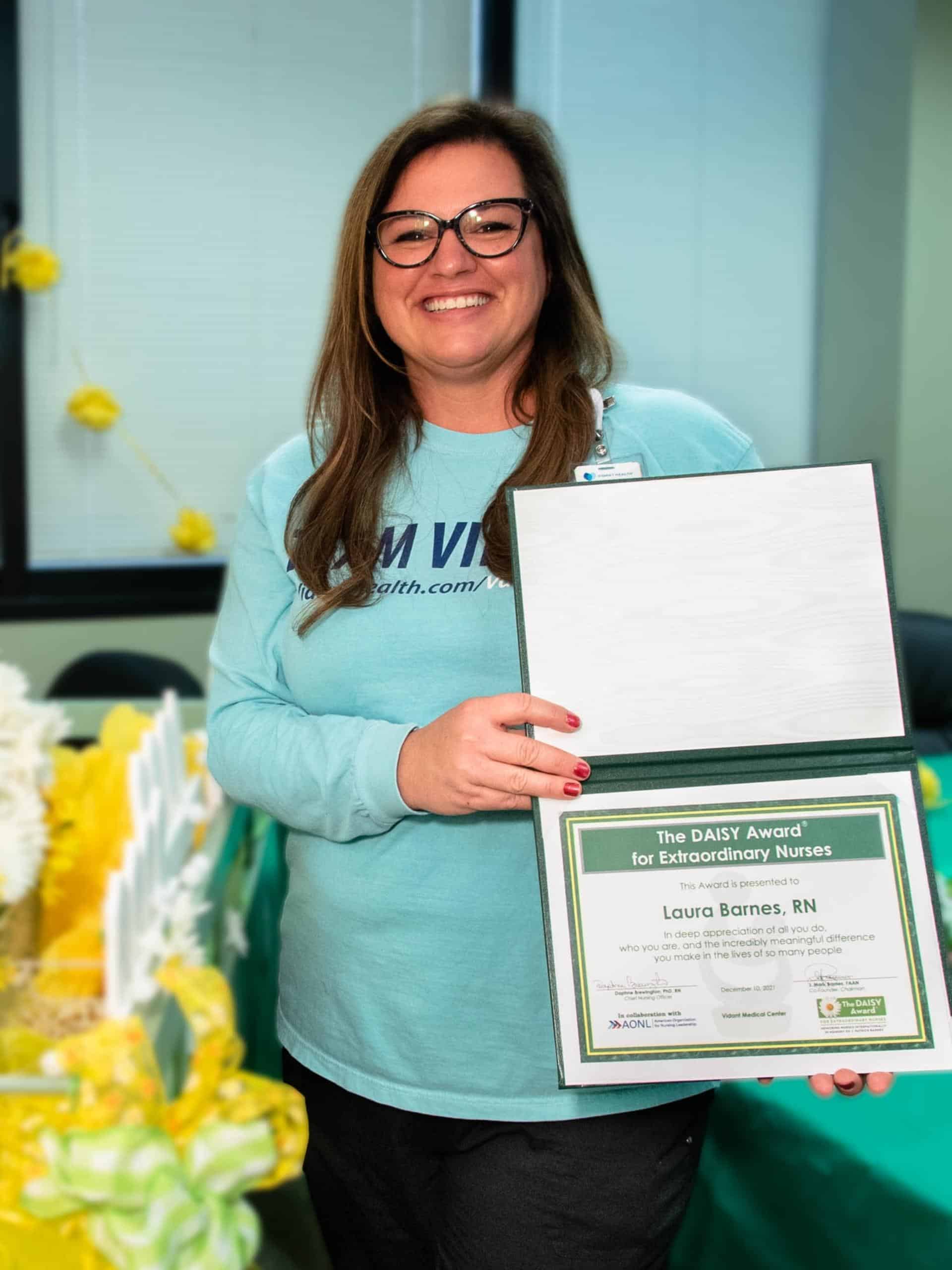 Laura Barnes receives daisy award in the fourth quarter of 2021