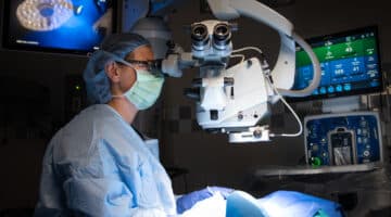 Dr. Ann Ostrovsky, Chief of Ophthalmology Services, uses the Alcon UNITY™ Vitreoretinal Cataract System.