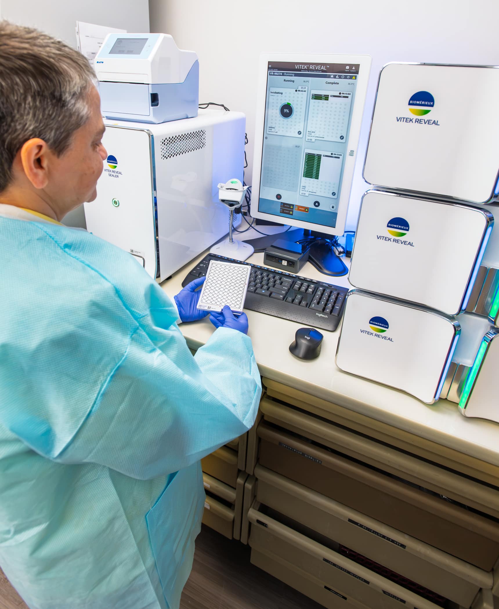 Lab BioMerieux Vitek Reveal Analyzer-1748